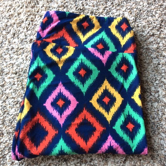 LuLaRoe Pants - LuLaRoe TC Colorful Diamond Pattern Leggings